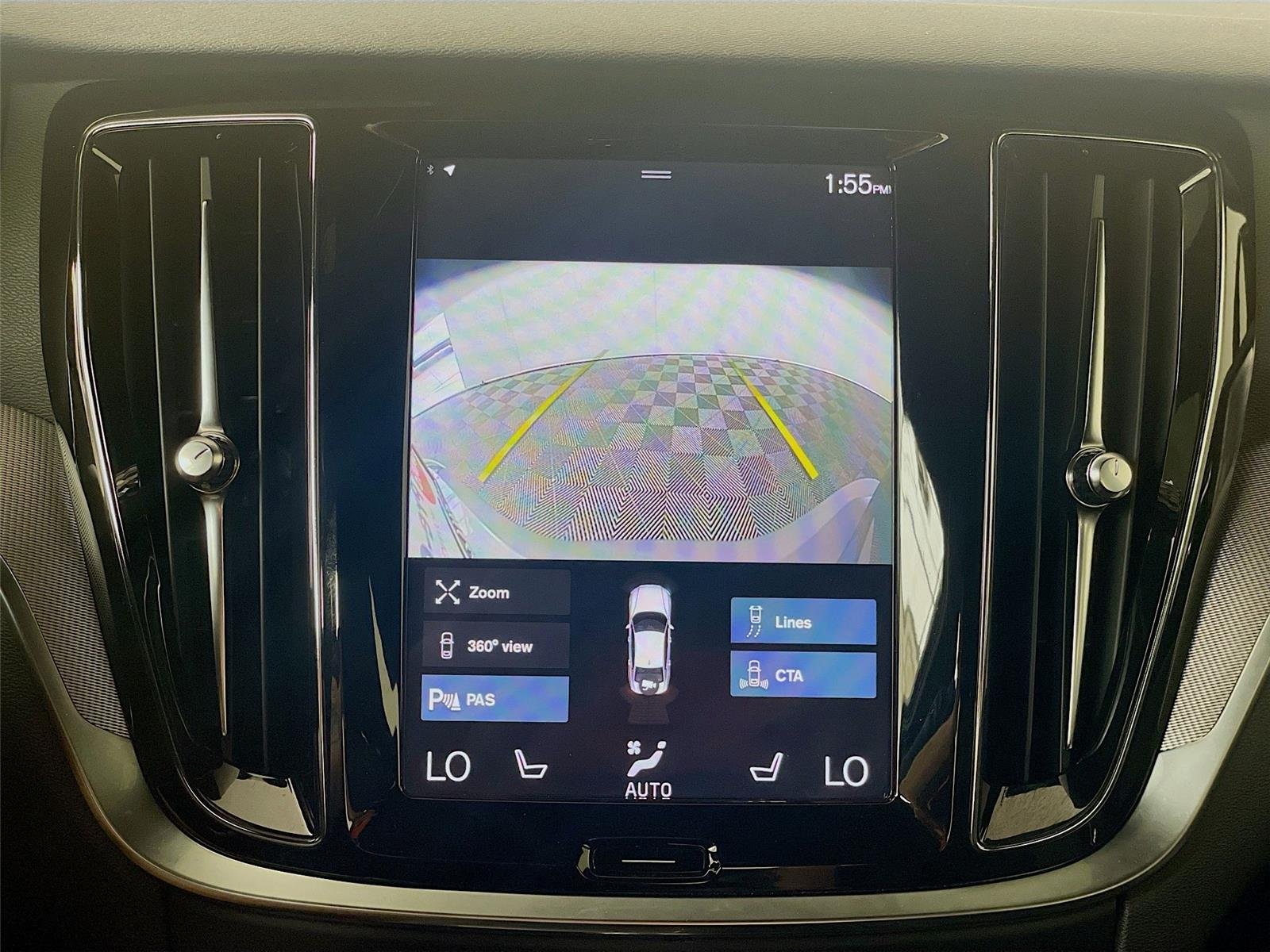 Used 2019 Pebble Grey Metallic Volvo R-Design image 17
