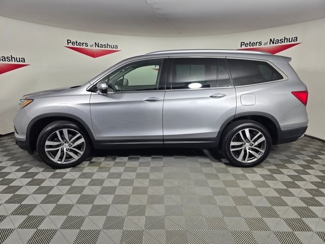 Certified Used 2017 White Diamond Pearl Honda Touring image 12