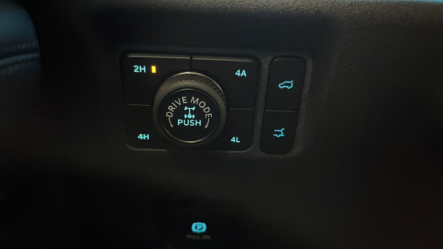 Used 2025 Gray Metallic Ford Tremor image 35