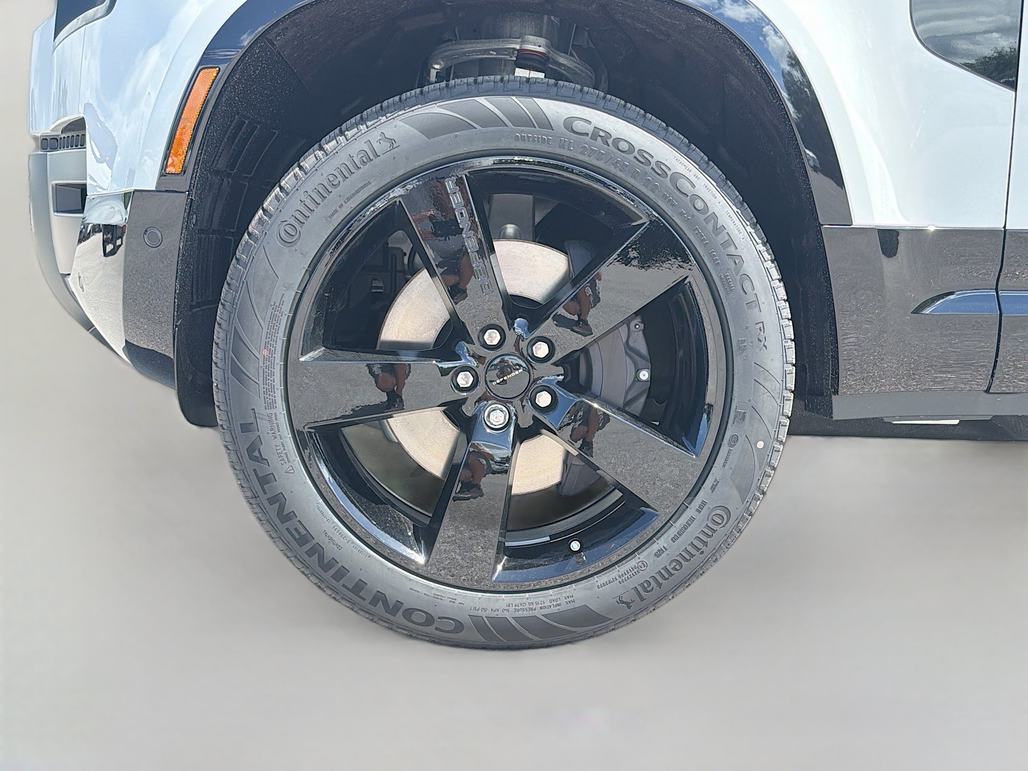 New 2026 Fuji White Land Rover X-Dynamic SE image 43