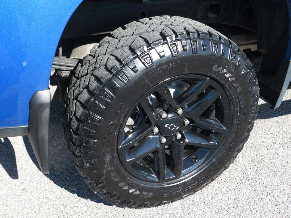 Used 2022 Glacier Blue Metallic Chevrolet Custom Trail Boss image 11