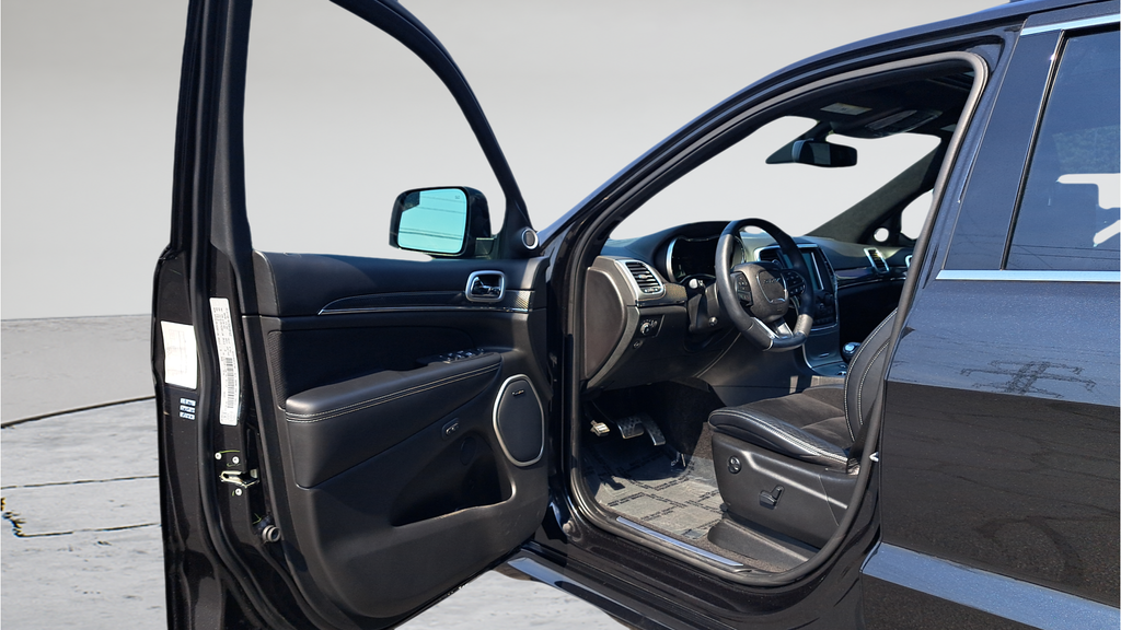 Used 2015 Black Jeep SRT image 9