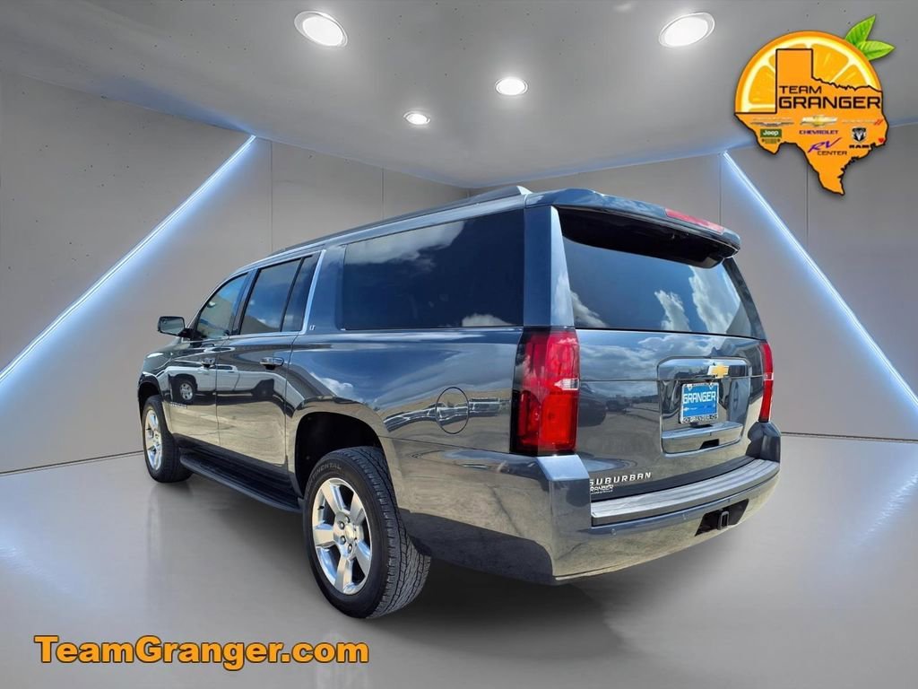 Used 2019 SHADOW GRAY METALLIC Chevrolet LT image 4