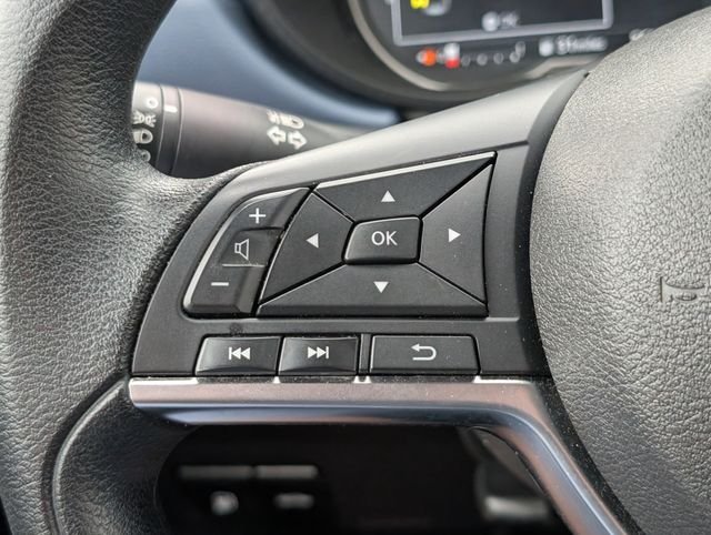 Used 2025 Black Nissan 1.6 SV image 19