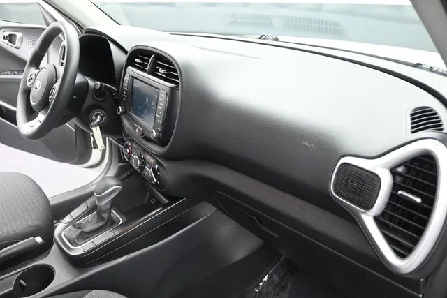 Used 2020 White Kia S image 23