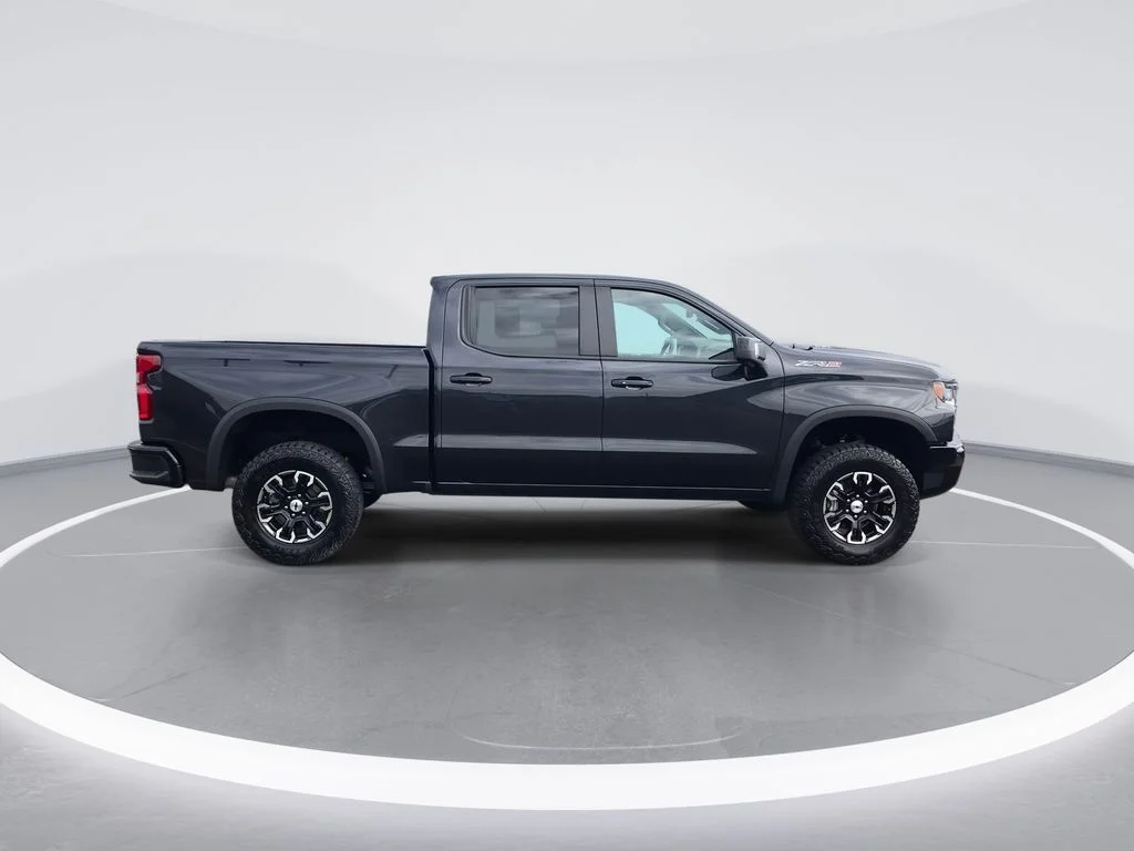 Used 2023 Gray Chevrolet ZR2 image 9