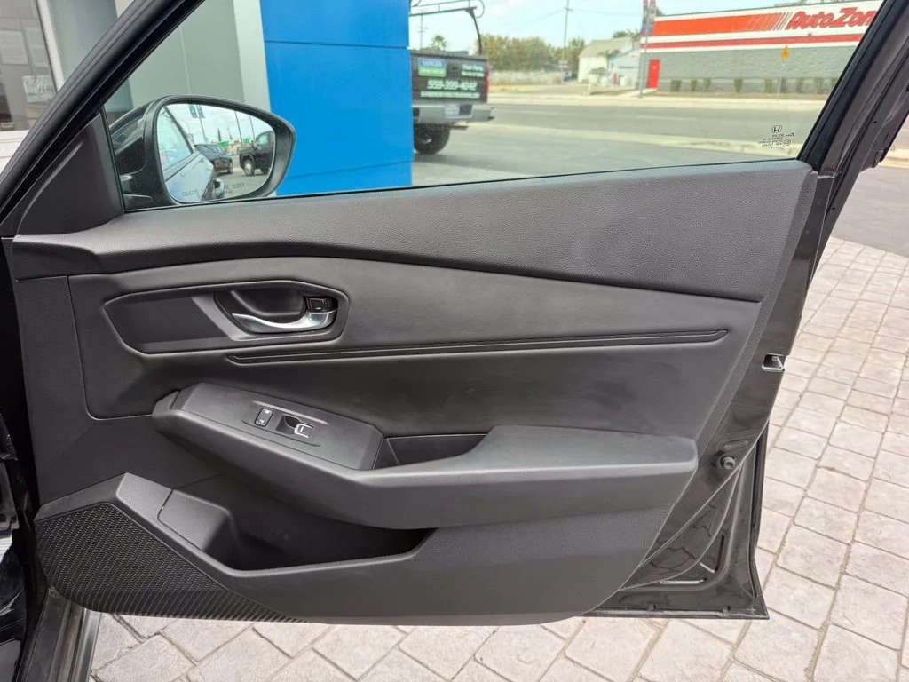 Used 2025 Black Honda SE image 16