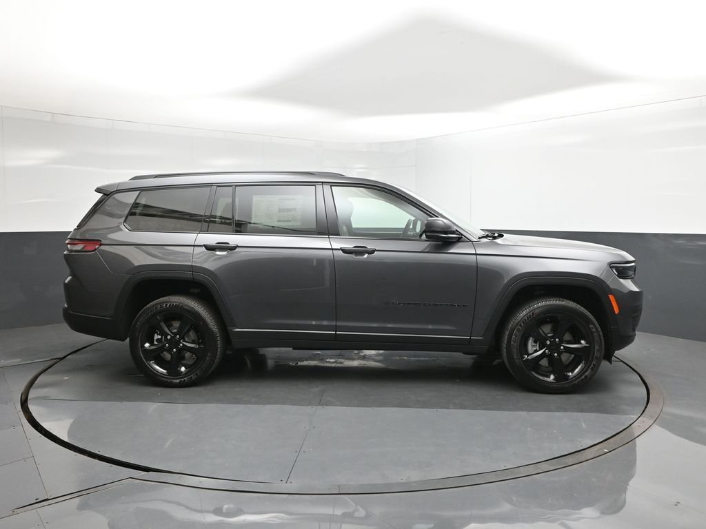 New 2025 Baltic Gray Metallic Clear-Coat Exterior Paint Jeep Altitude X image 26