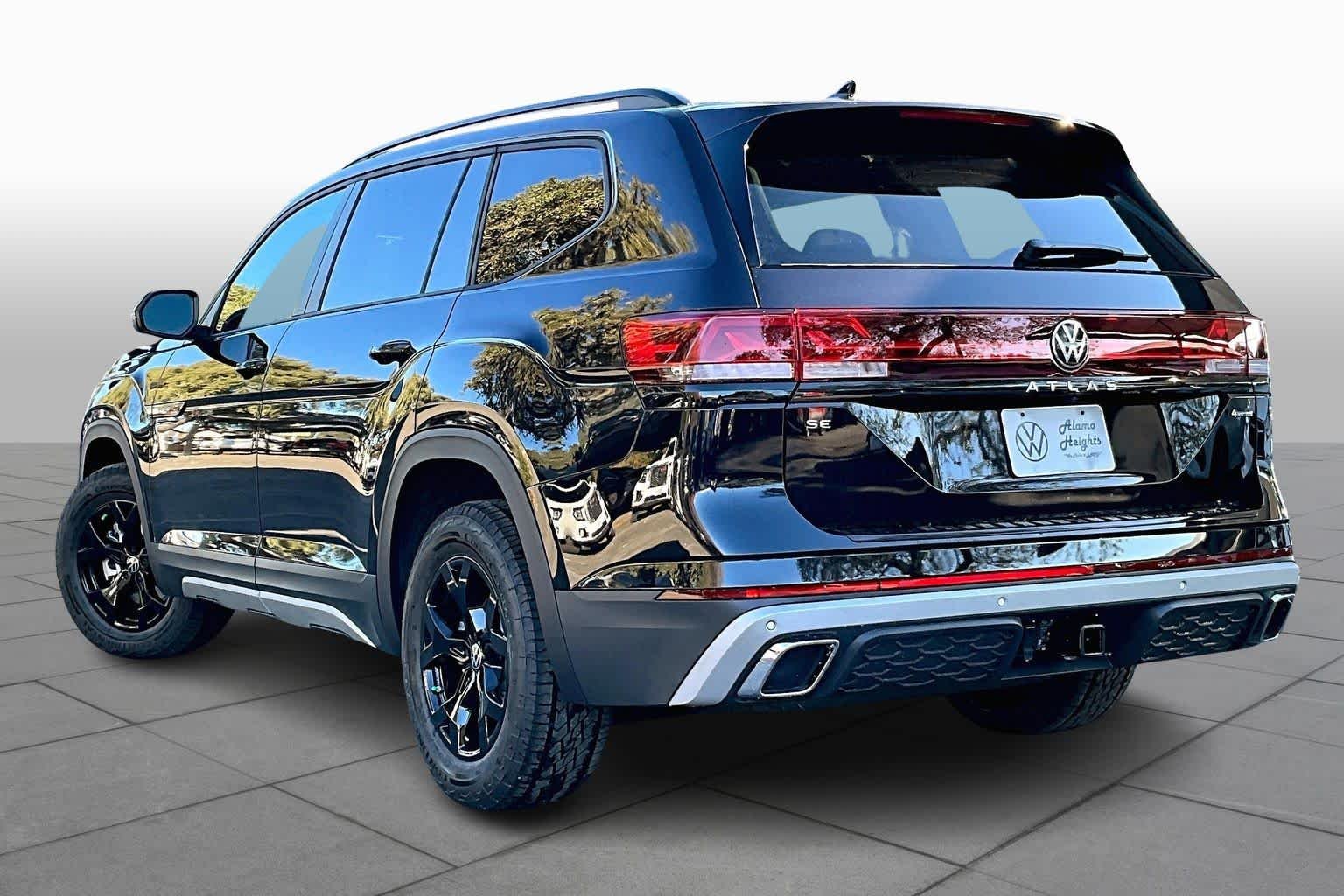 New 2026 Deep Black Pearl Volkswagen 2.0T Peak Edition image 12