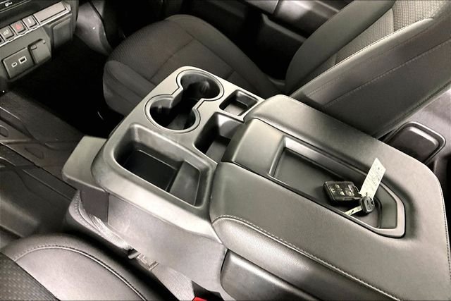 Used 2023 White Chevrolet Custom image 17