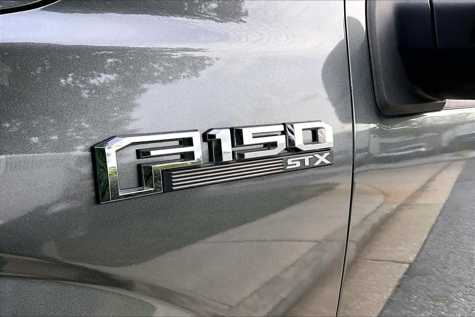 Used 2019 Magnetic Metallic Ford XL image 10