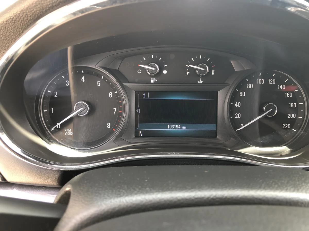 Used 2020 White Buick Awd 4dr Preferred image 12