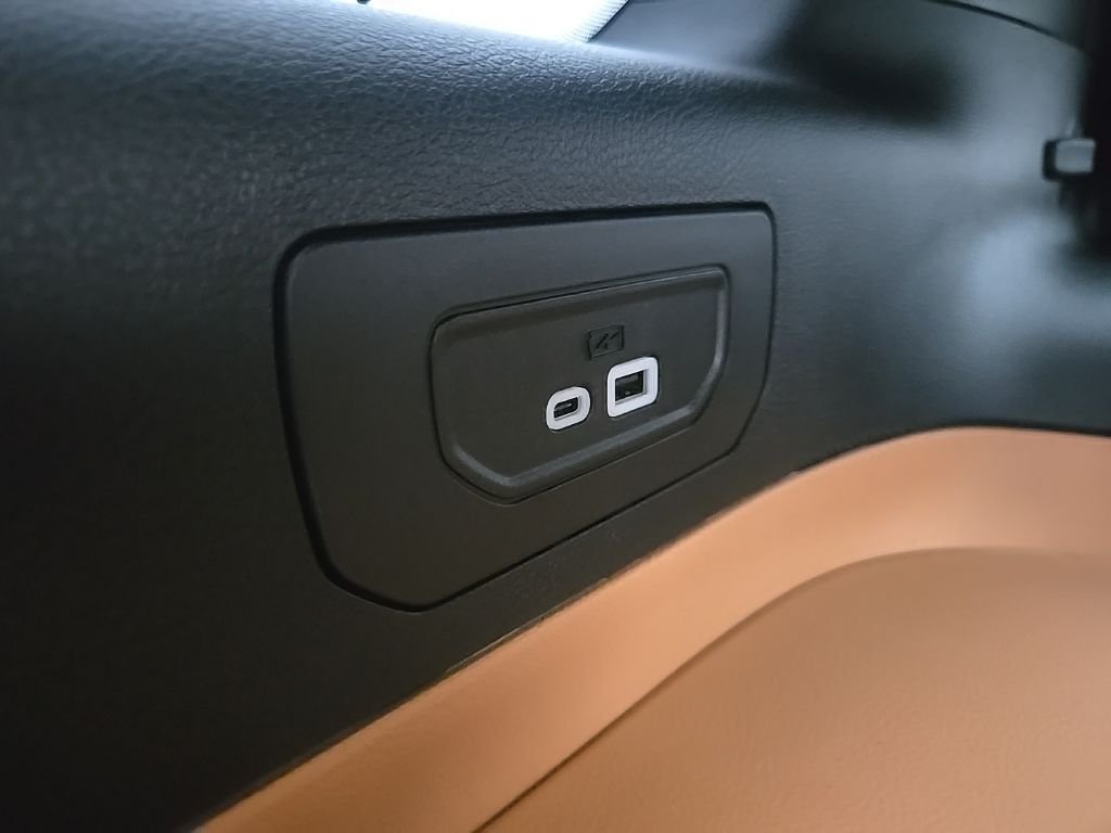 Used 2024 Black Jeep Summit image 101