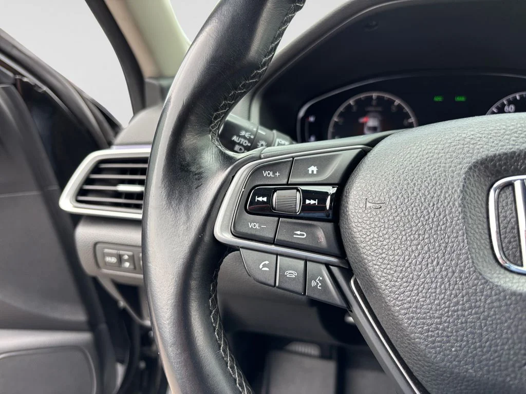 Used 2018 Black Honda Touring 2.0T image 26