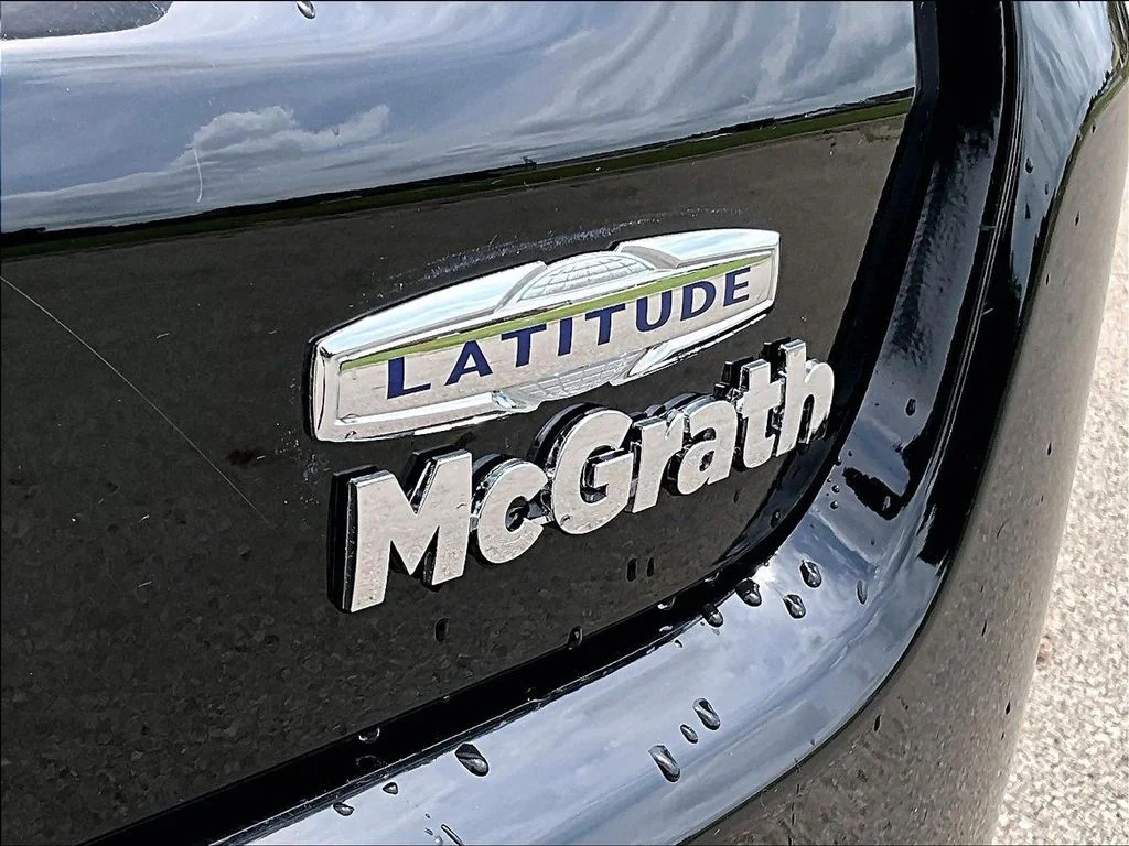 Used 2018 Black Jeep Latitude image 28