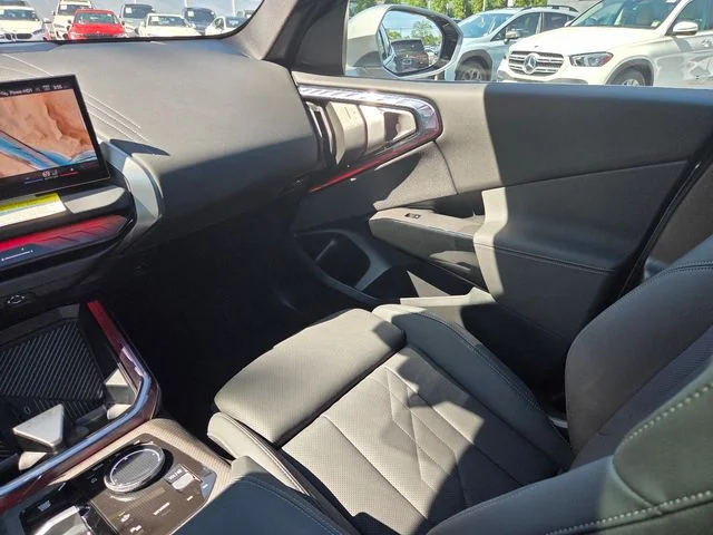Used 2026 Skyscraper Grey Metallic BMW 30 xDrive image 16
