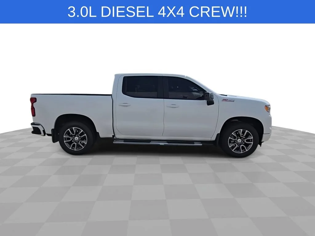 Used 2025 Summit White Chevrolet RST image 9