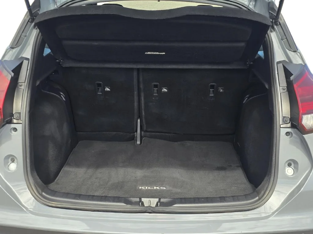 Used 2024 Gray Nissan SR image 11