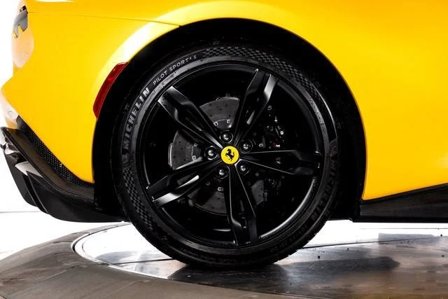 Used 2024 Giallo Triplo Strato Ferrari  image 19