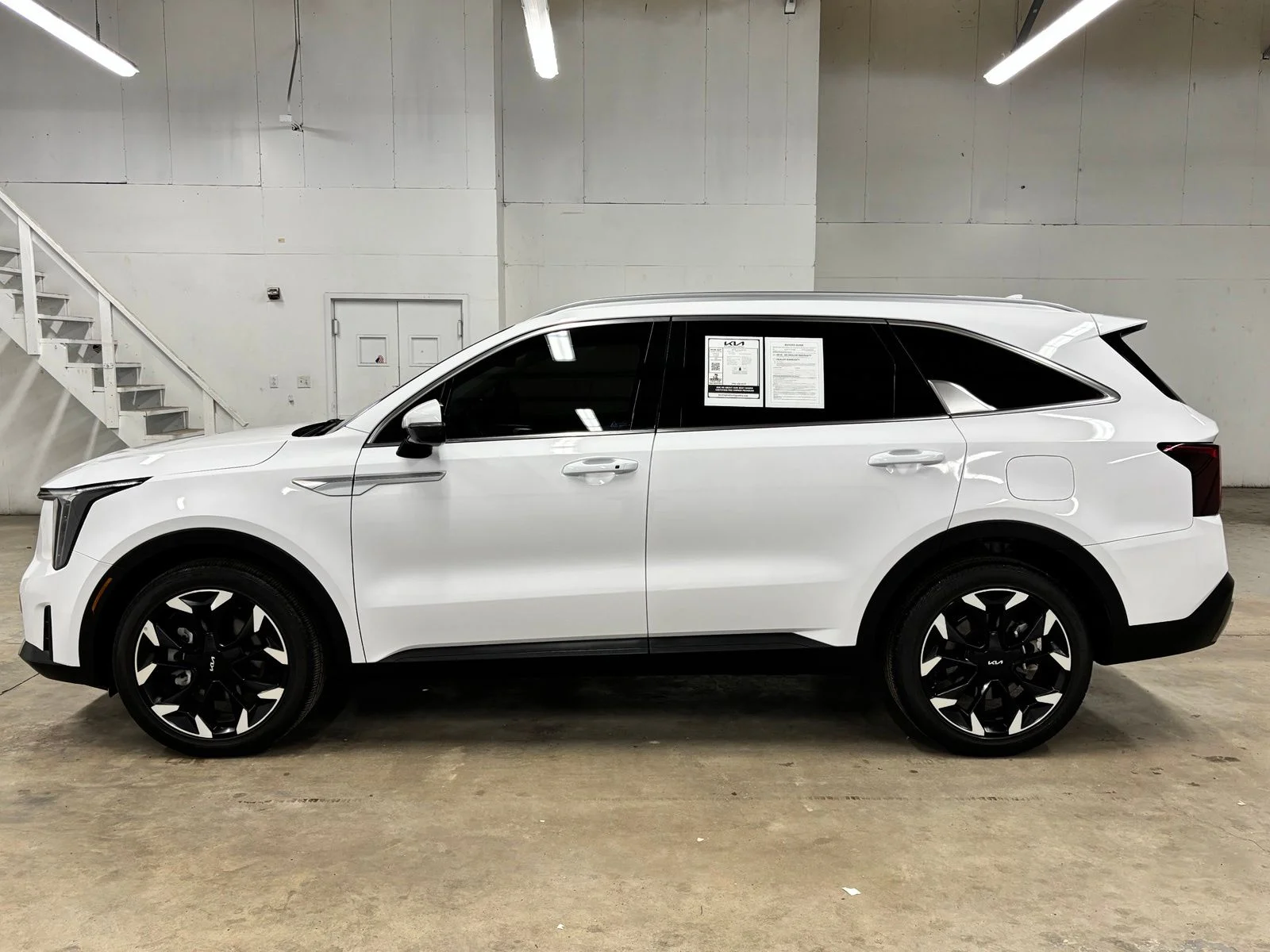 Used 2025 White Kia EX image 4