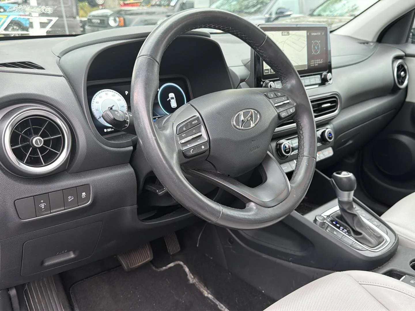 Used 2023 Cyber Silver Hyundai Limited image 8