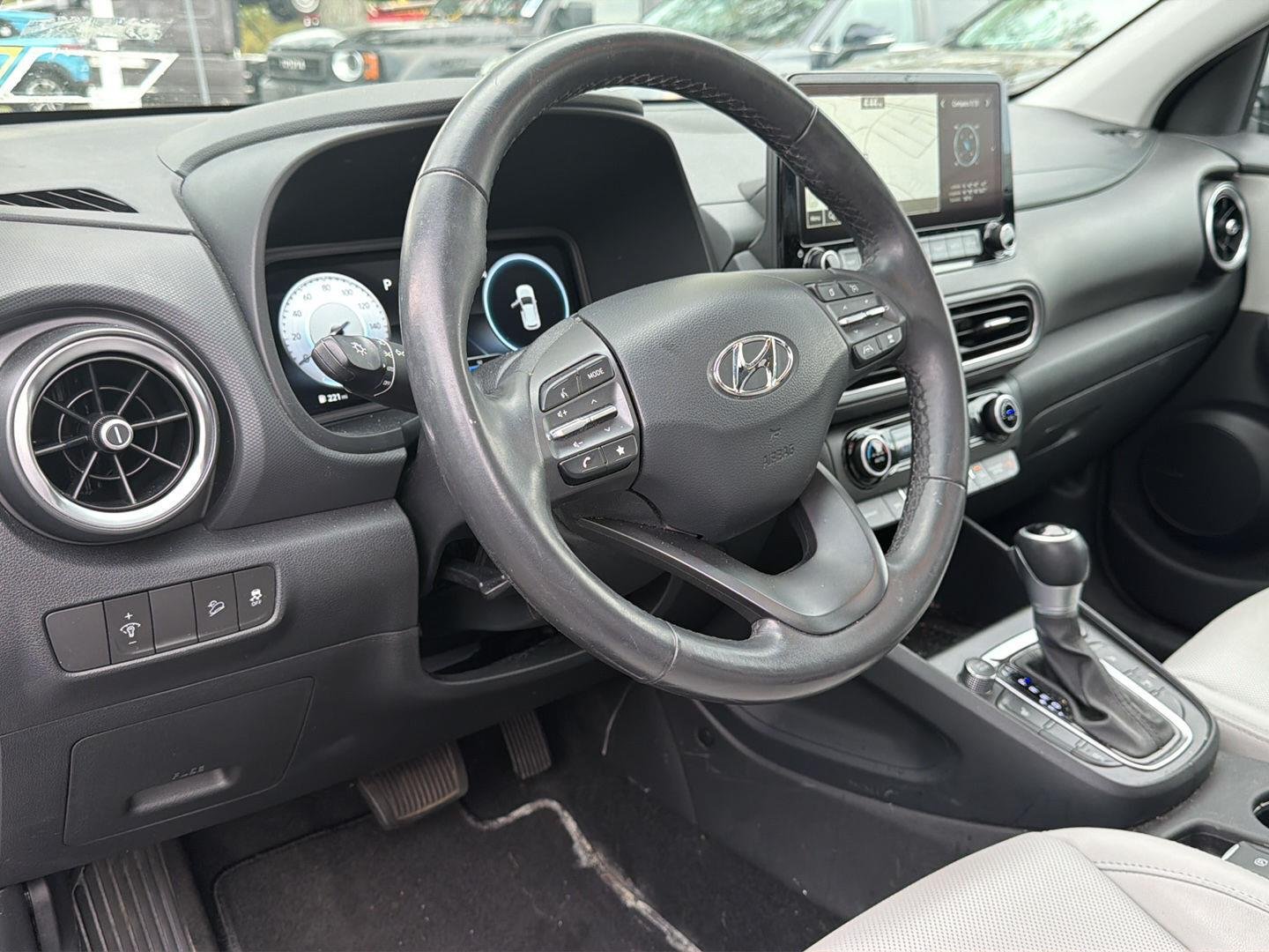 Used 2023 Cyber Silver Hyundai Limited image 8