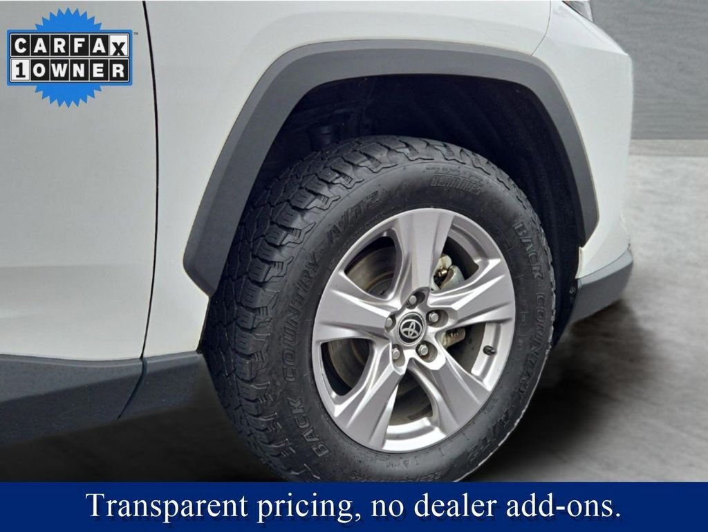 Used 2022 White Toyota XLE image 10