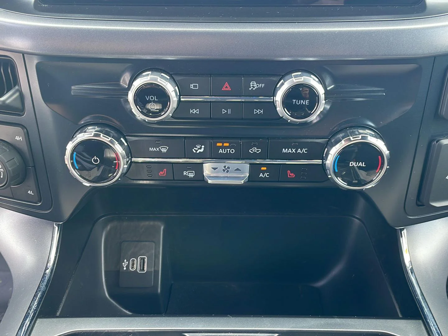 New 2026 Antimatter Blue Metallic Ford XLT image 16