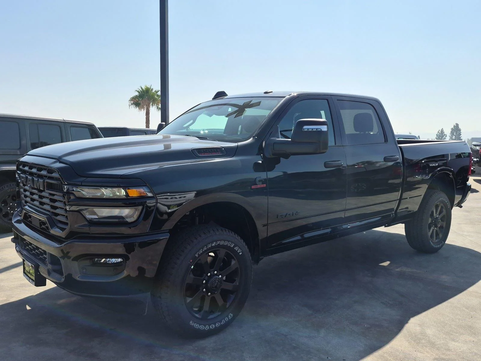 New 2026 Diamond Black Crystal Pearl-Coat Exterior Paint RAM Big Horn image 3