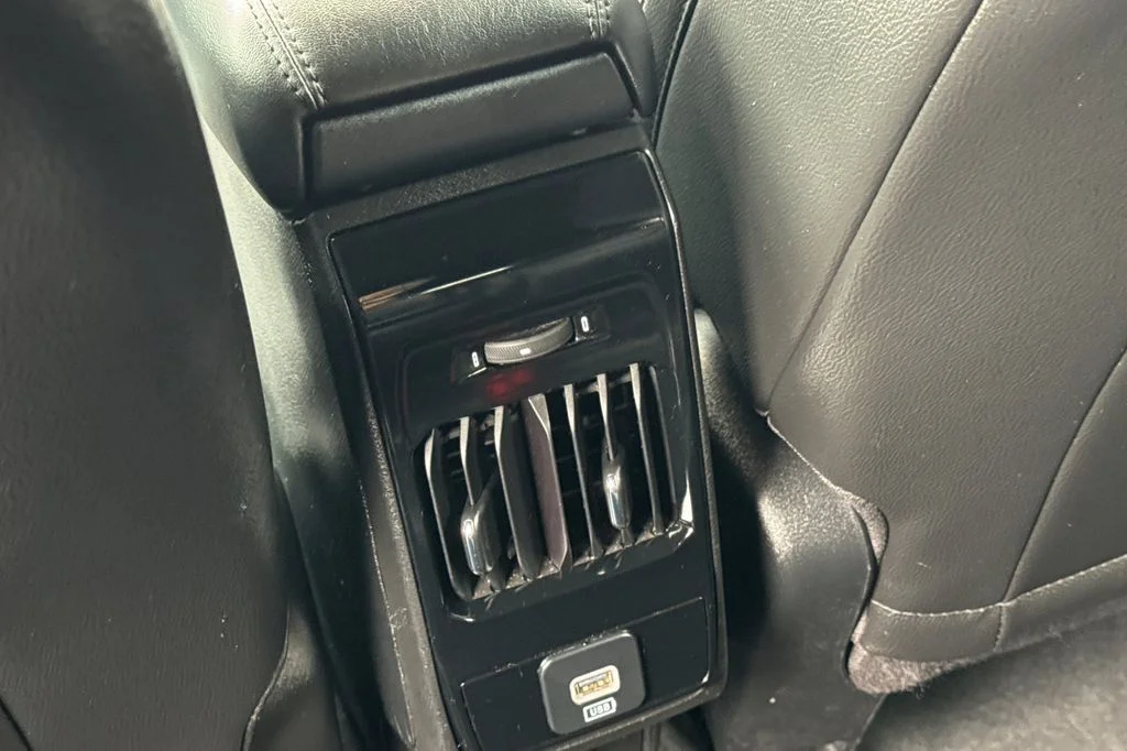 Used 2025 Silver Jeep Limited image 16