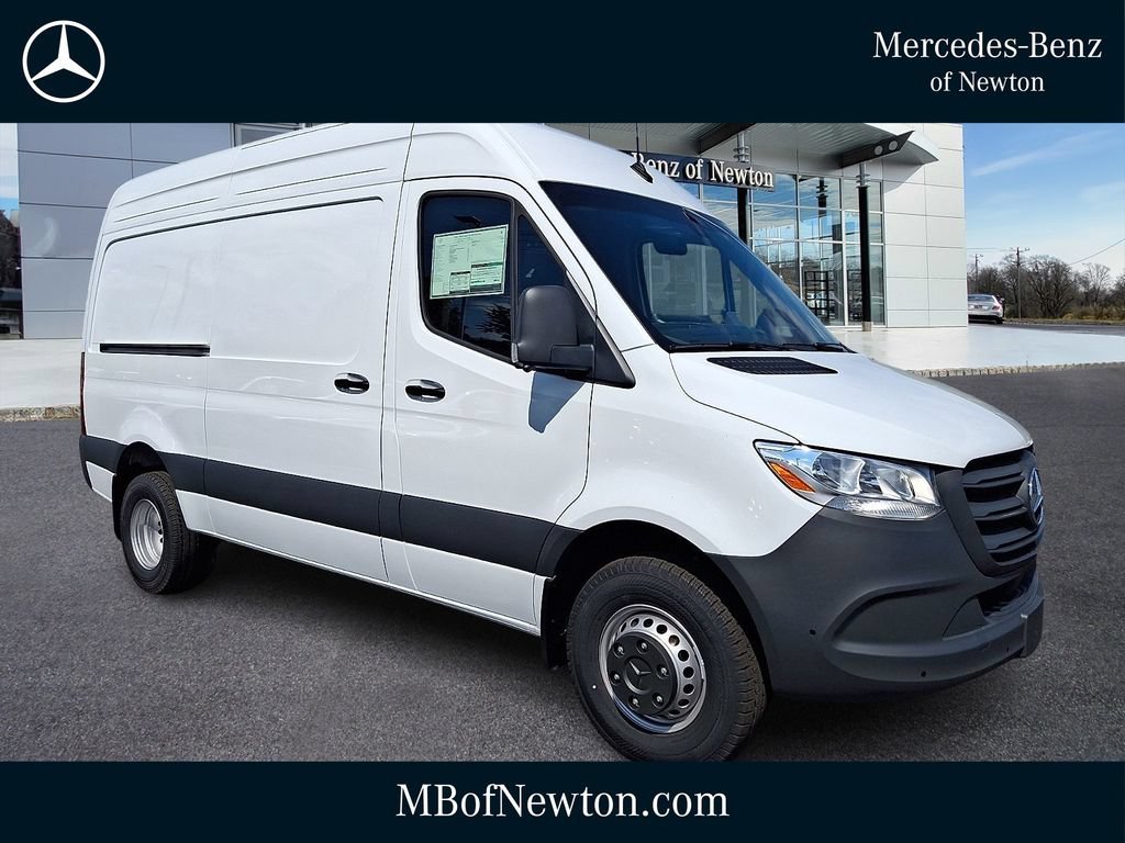 New 2026 Arctic White Mercedes-Benz Cargo 144 WB image 26