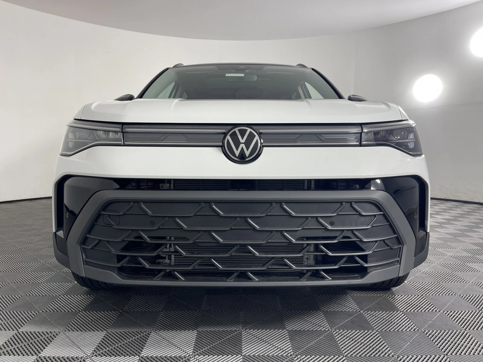 2025 Volkswagen Taos SE Black - Photo 8