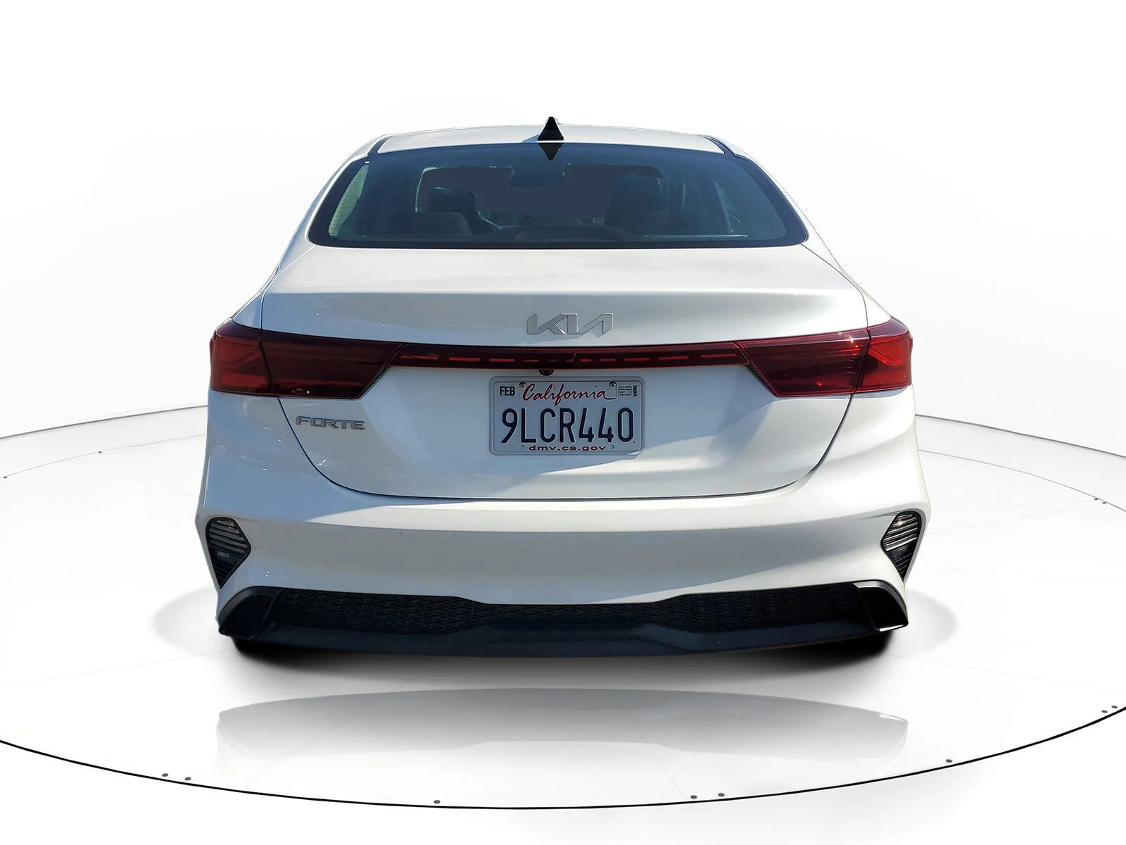 Certified Used 2024 White Kia LXS image 4