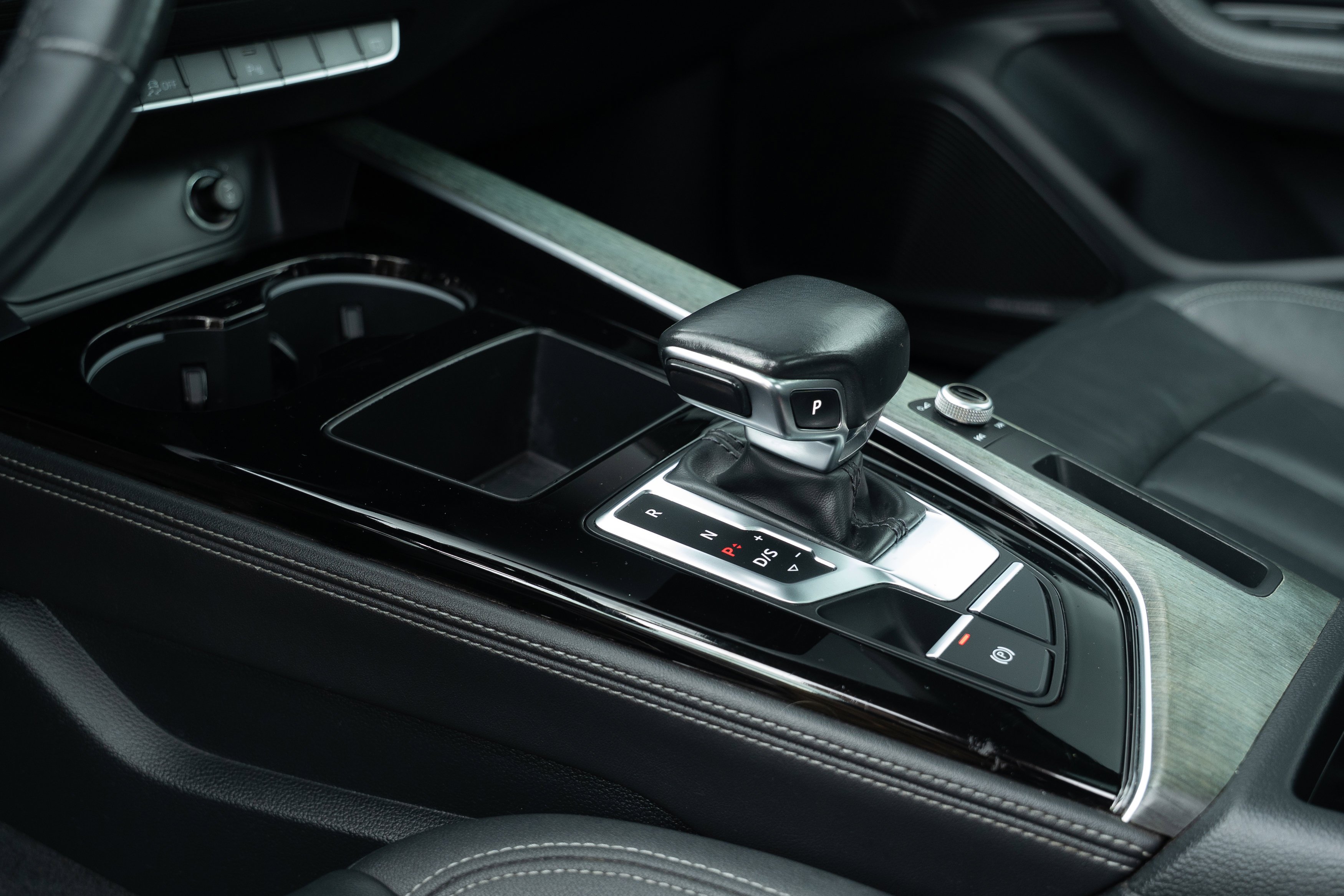 Used 2021 Mythos Black Metallic Audi Premium Plus image 18