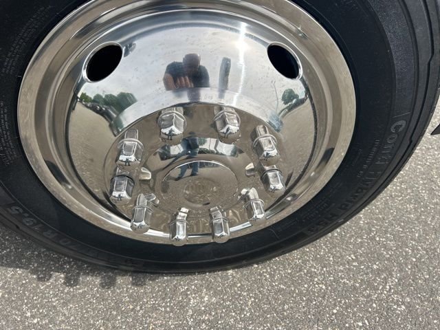 Used 2020 White Ford XL image 9