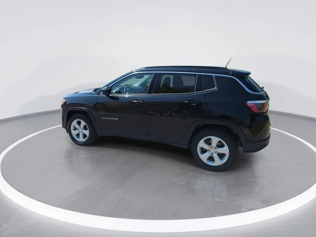 Used 2018 Black Jeep Latitude image 6