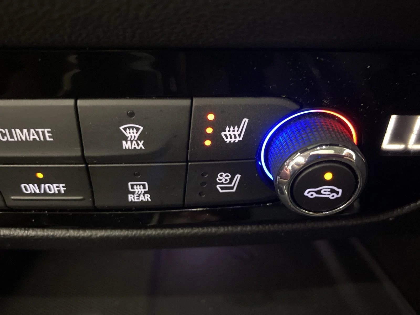 Used 2020 White Frost Tricoat Buick Avenir image 24