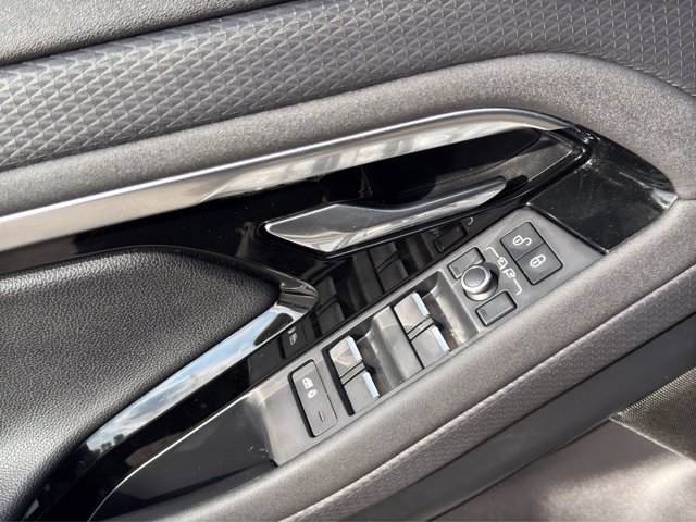 Used 2020 Black Land Rover S image 12