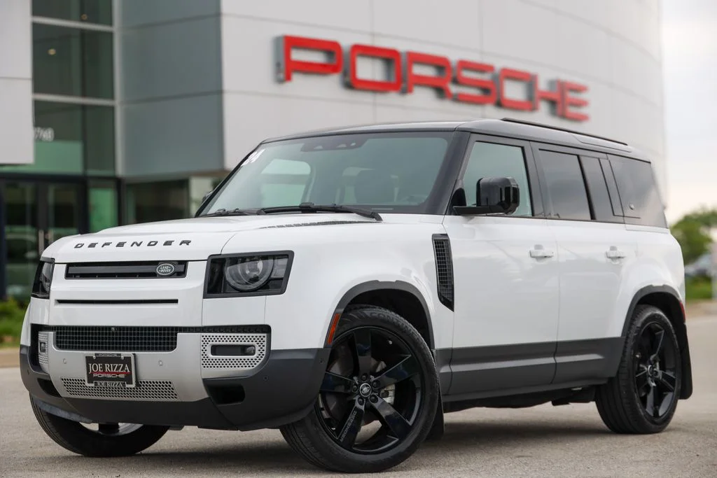 Used 2024 White Land Rover S image 1