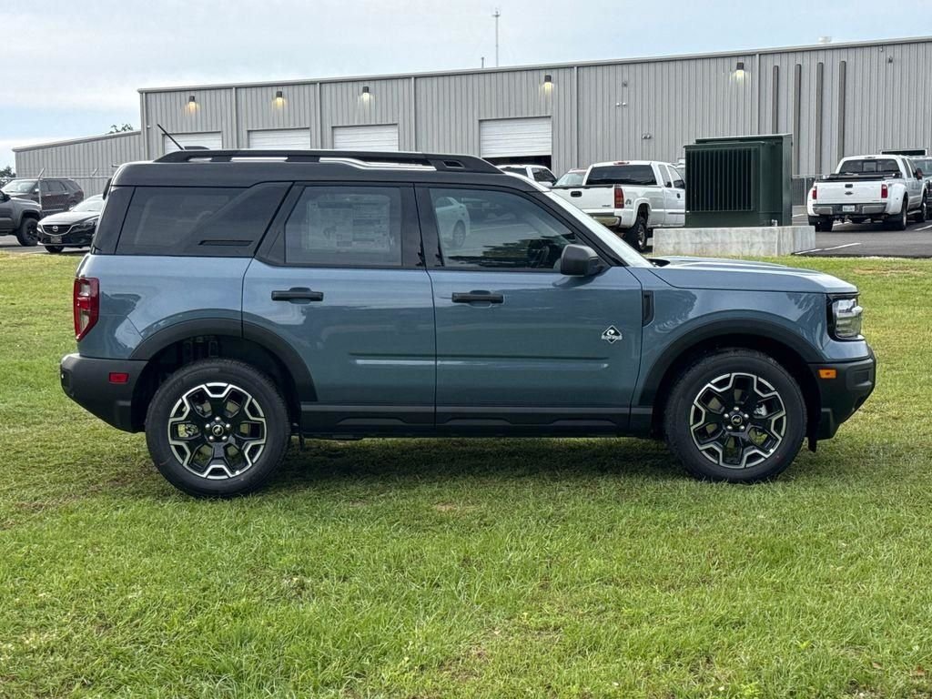 New 2026 Azure Gray Metallic Tri-Coat Ford Outer Banks® image 10