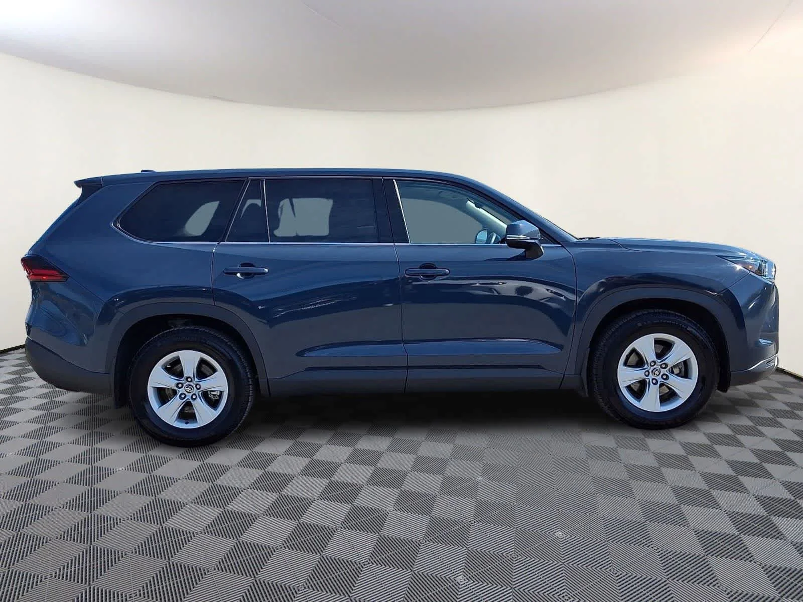 Used 2025 Storm Cloud Toyota LE image 10