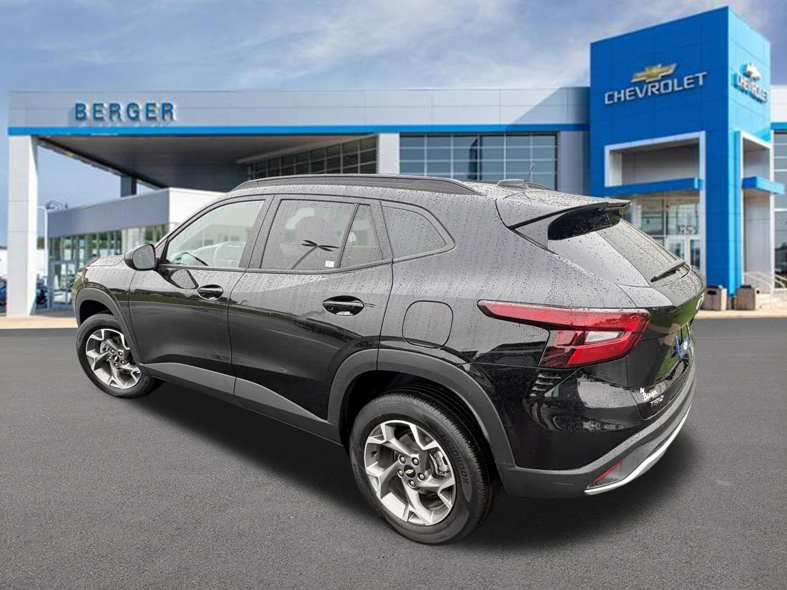Used 2025 Mosaic Black Metallic Chevrolet LT image 4
