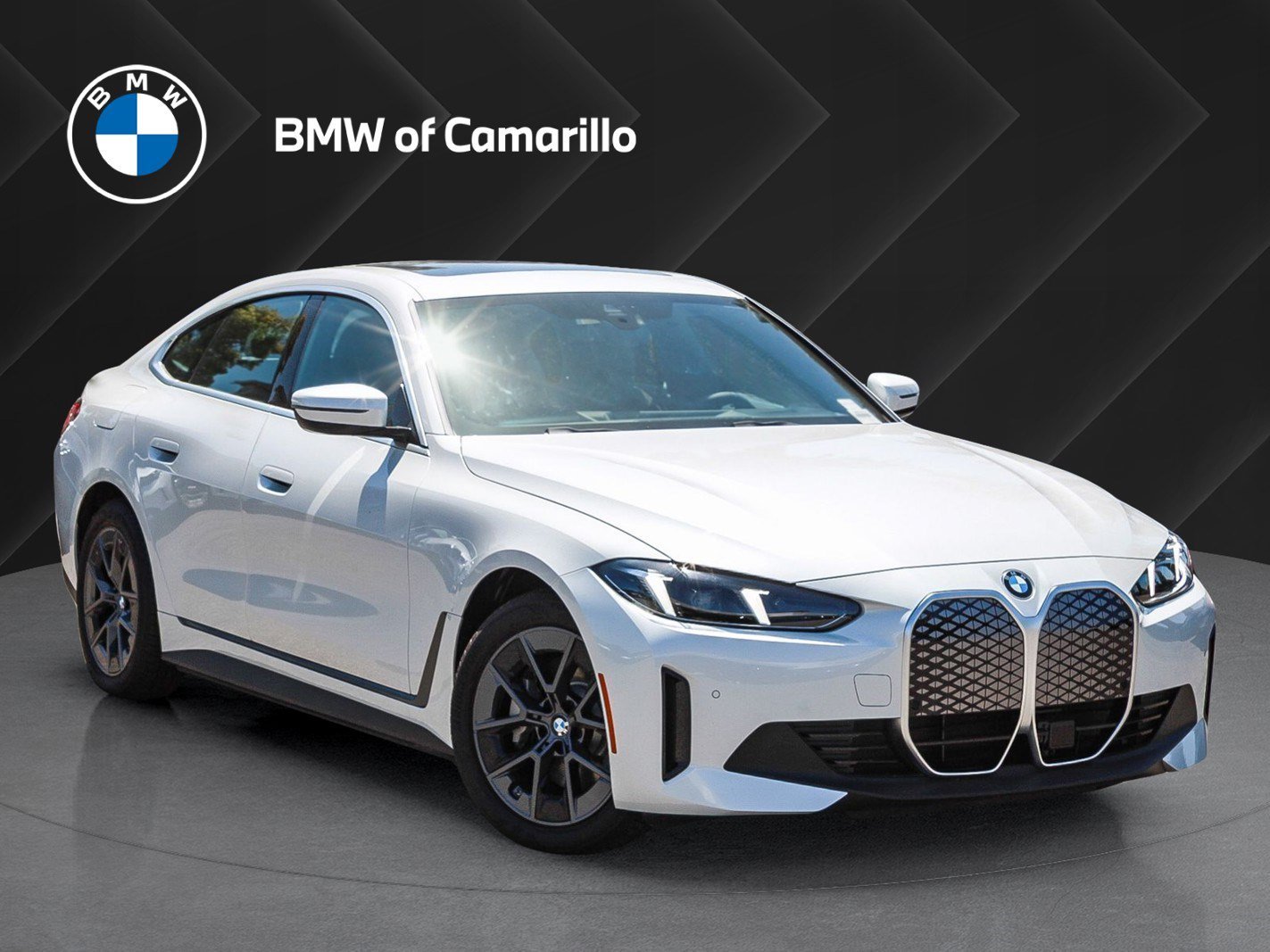 New 2026 Mineral White Metallic BMW xDrive40 image 1