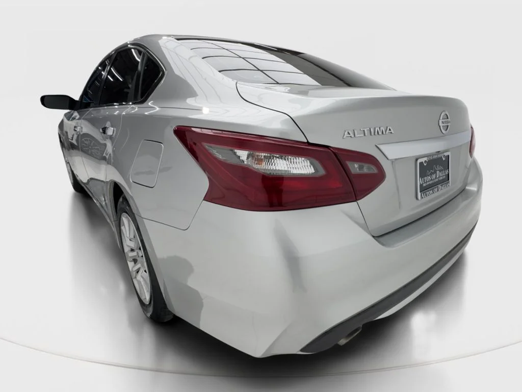 Used 2018 Silver Nissan 2.5 S image 10