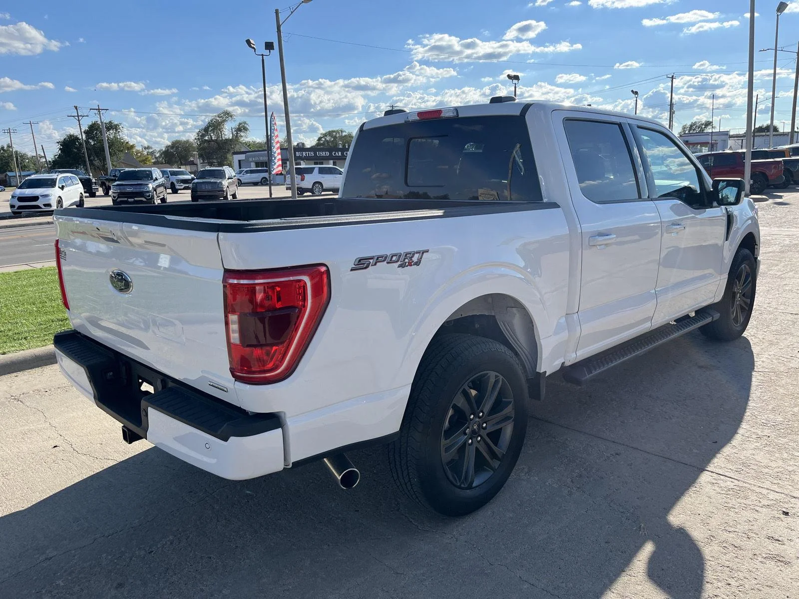 Certified Used 2023 Oxford White Ford XLT image 6