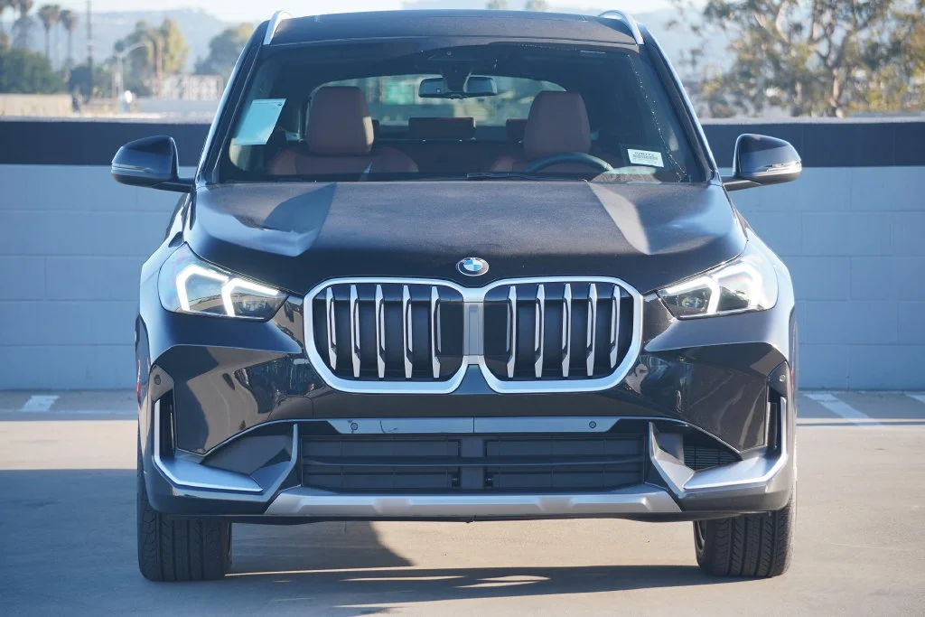 Used 2026 Black BMW xDrive28i image 2
