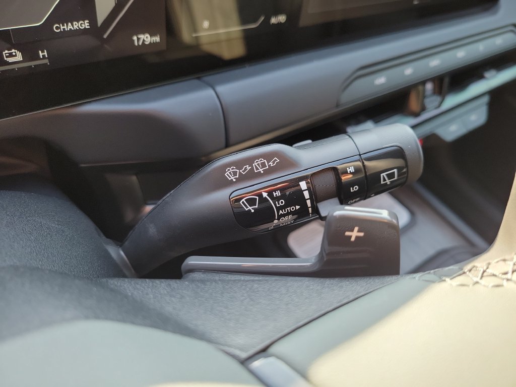 New 2027 Glacial White Pearl Kia X-LINE SX PRESTIGE image 32