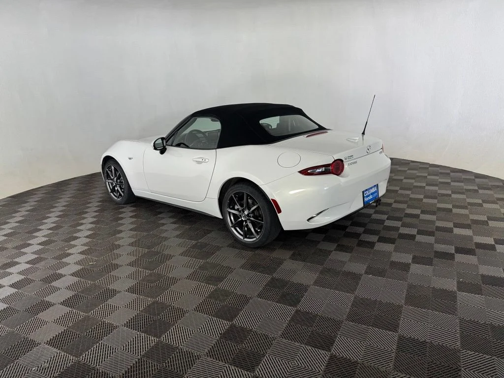 Used 2017 White Mazda Grand Touring image 5