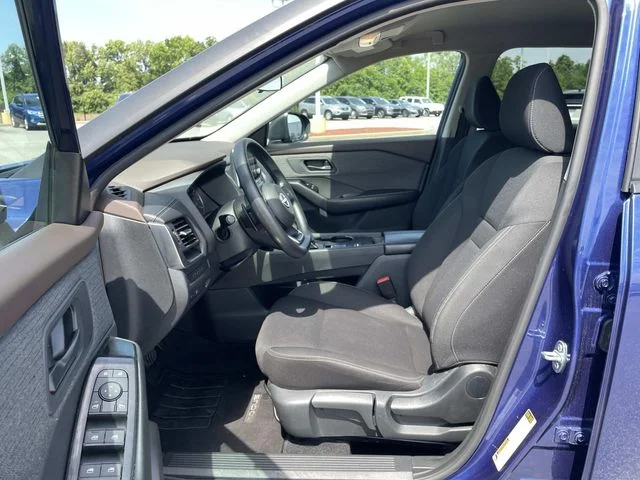 Used 2023 Blue Nissan S image 13