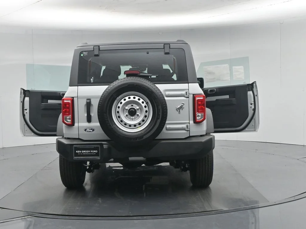 New 2026 Avalanche Gray Ford Base image 30
